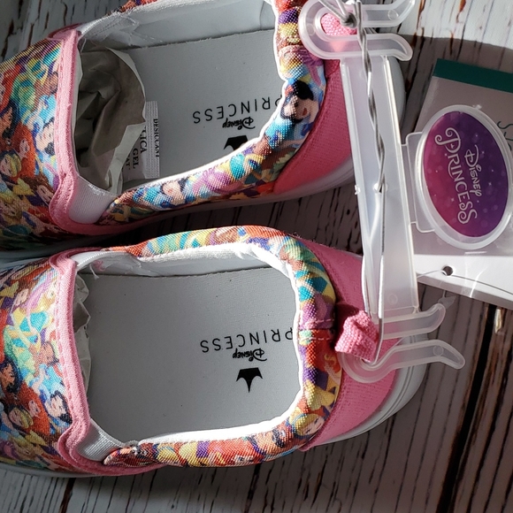 🆕️ DISNEY PRINCESS SLIP-ON SNEAKERS 👑 - Picture 5 of 8